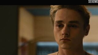 Ben Hardy seduce Sidney Sweeney - The Voyeurs