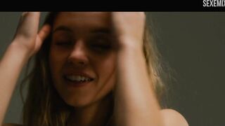 Ben Hardy seduce Sidney Sweeney - The Voyeurs