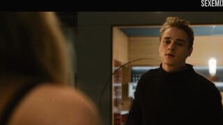 Ben Hardy seduce Sidney Sweeney - The Voyeurs