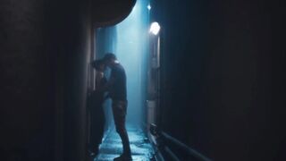 Alexa Demie の雨のシーンでのキス - Euphoria