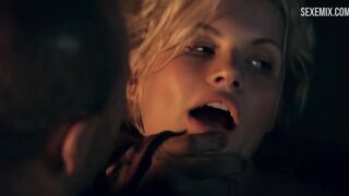 Sexszene mit Bonnie Sveen, Szene gegen die Wand gedrückt in Spartacus