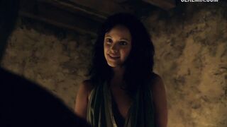 Scena di sesso della BBC con Marisa Ramirez - Spartacus