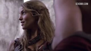 Scena del seno sexy di Luna Rioumina in Spartacus