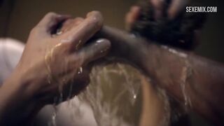 Anna Hutchison desnuda bañándose, escena de - Spartacus