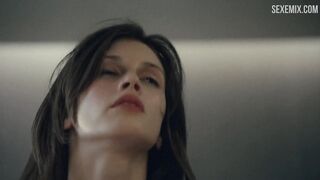 Scena di sesso con una cowgirl con Marine Vacth in Giovane e bella