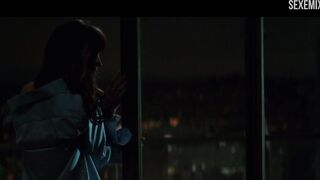 Голая Дакота Джонсон у окна, сцена - Fifty Shades Darker