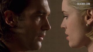 Cena de nudez sexy de Rebecca Romijn em Femme Fatale