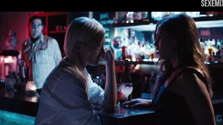 Erika Linder seduz em bar, cena em Below Her Mouth