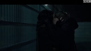 Escena de beso de Rachel Weisz en Disobedience