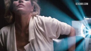 Kim Basinger se masturba, Escena en 9 semanas y media