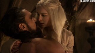 Emilia Clarke Cowgirl, scène dans Game of Thrones