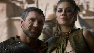 Sexy Talita Luke-Erdley, scène érotique dans Game of Thrones