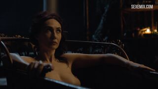 Carice van Houten bañándose, escena de Juego de Tronos