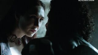 Carice van Houten Game of Thrones sahnesini baştan çıkarıyor