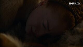 Sophie Turner köpek stilinde sikişti, Game of Thrones sahnesinde