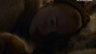 Sophie Turner köpek stilinde sikişti, Game of Thrones sahnesinde