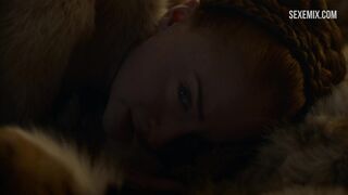 Sophie Turner köpek stilinde sikişti, Game of Thrones sahnesinde