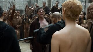 Lena Headey kalabalığın arasında çıplak yürüyor, Game of Thrones sahnesi