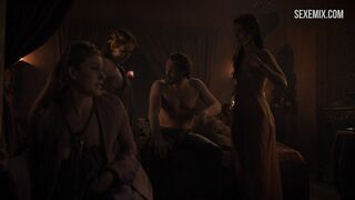 Nue Lucy Aarden, Joséphine Gillan, Marina Lawrence-Mahrra, scène dans Game of Thrones