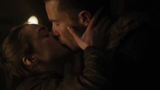 Maisie Williams erotic scene in Game of Thrones