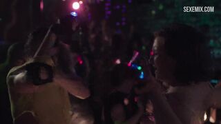 Lena Dunham undresses at party, scene in Girls