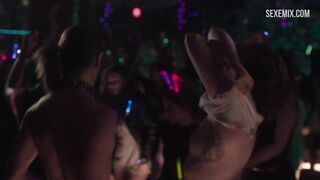 Lena Dunham undresses at party, scene in Girls