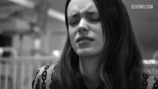 Stacy Martin, Nymphomaniac: Vol.'da kovboy kız seksi yapıyor. I