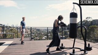 Katherine Mannig boxe sur une poire - The L Word : Generation Q