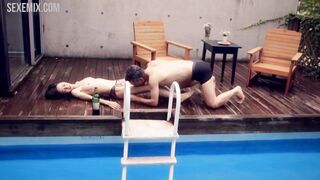 Sexo com Yoon Seol-hee perto da piscina, cena em Lies