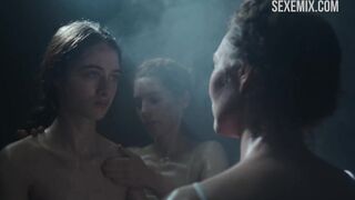 Denise Gough nue, Raffey Cassidy, scènes dans la scène érotique The Other Lamb