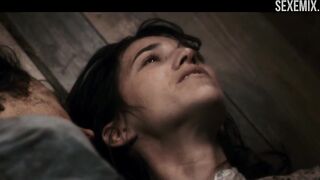 Charlotte Gainsbourg baisée en position de levrette et de missionnaire, scène dans Antichrist (2009)