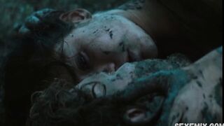 Adele Exarchopoulos の裸、Revenir のシーン (2019)