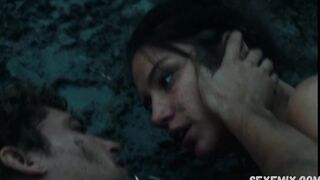 Adele Exarchopoulos nue, scène dans Revenir (2019)