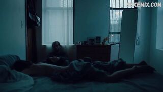 Gemma Massot bize Feral Mix (2015) filmindeki göğüslerini ve sahnesini gösteriyor