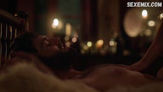 Heiße nackte, sexy Szene von Azure Parsons in Salem s01e01 (2014)