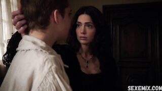 Janet Montgomery'nin lezbiyen öpüşme sahnesi, Salem 2014'teki sahne