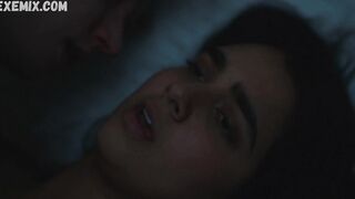 Geraldine Viswanathan Hala (2019)'da seksi, Misyoner tarzı sahne