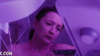 Lesley Manville Sıradan Aşk'ta soyunma, erotik sahne (2019)