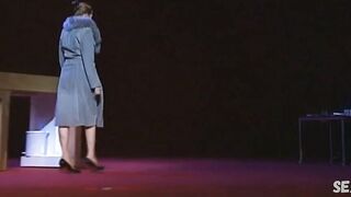 Sophie Engert è nuda, scena in Der Narr in Pancomedia (2001)