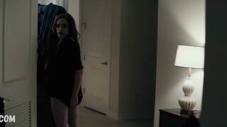 Carly Chaikin seksi, Last Moment of Clarity'deki iç çamaşırı sahnesi (2020)