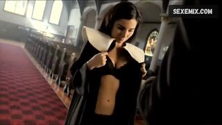 Freira sexy de Martha Higareda, cena em Smokin' Aces 2: Assassins' Ball