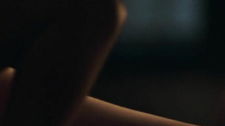 Elisabeth Moss nue, scène de sexe de The Handmaid's Tale s01e05 (2017)