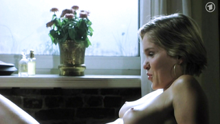 Nude video with Anna Kubin nude , scene from Das Sichtbare und das Unsichtbare (2007)