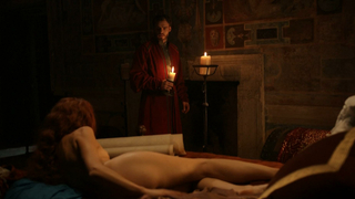 Sarah Felberbaum desnuda, escena erótica de Los Maestros Medici de Florencia s01e05 (2016)