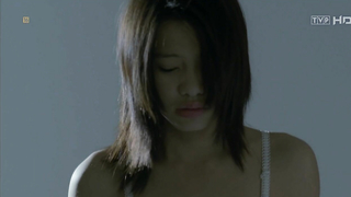 Luu De Ly ヌード、Moja Krew (2009) のセックスシーン