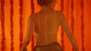 Julie Depardieu nue, Marie Gillain nue, scène érotique des femmes de l'ombre (2008)