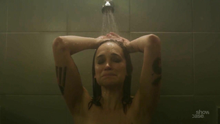 Nicole da Silva sexy, scène érotique de Wentworth s05e02 (2017)