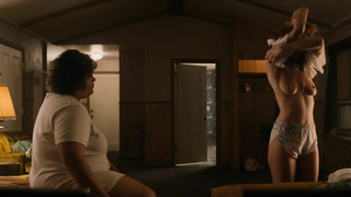 Kate Nash nackt, erotische Szene aus GLOW s01e04 (2017)