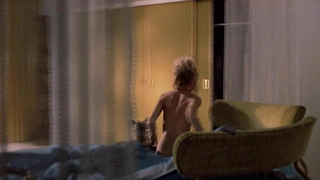 Goldie Hawn desnuda, escena erótica de Hay una chica en mi sopa (1970)