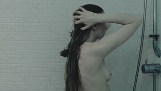 Anna Dawson nuda, scena erotica da The Creature Below (2016)